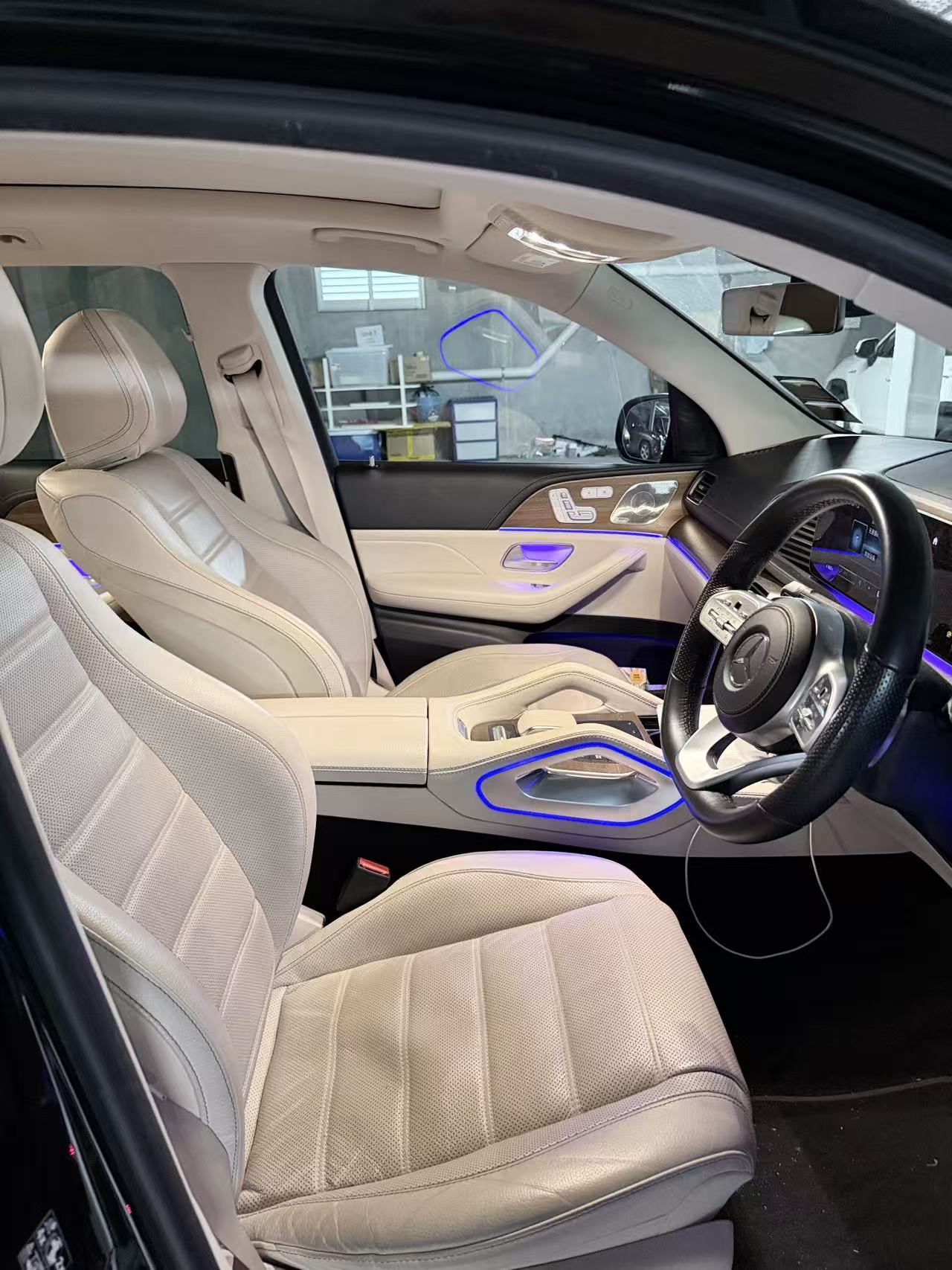 Mercedes GLS front seats and ambient lighting